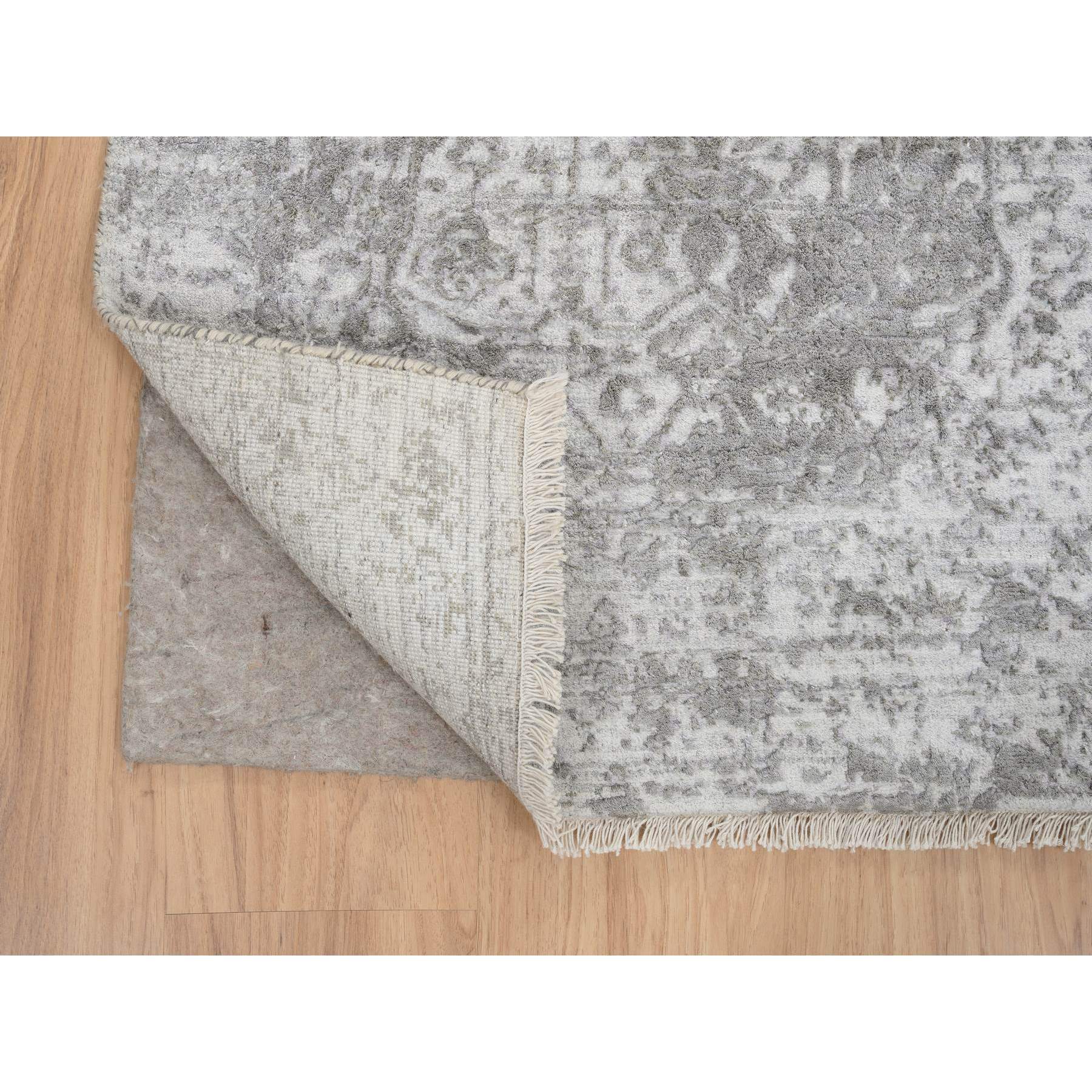 R65022%20003