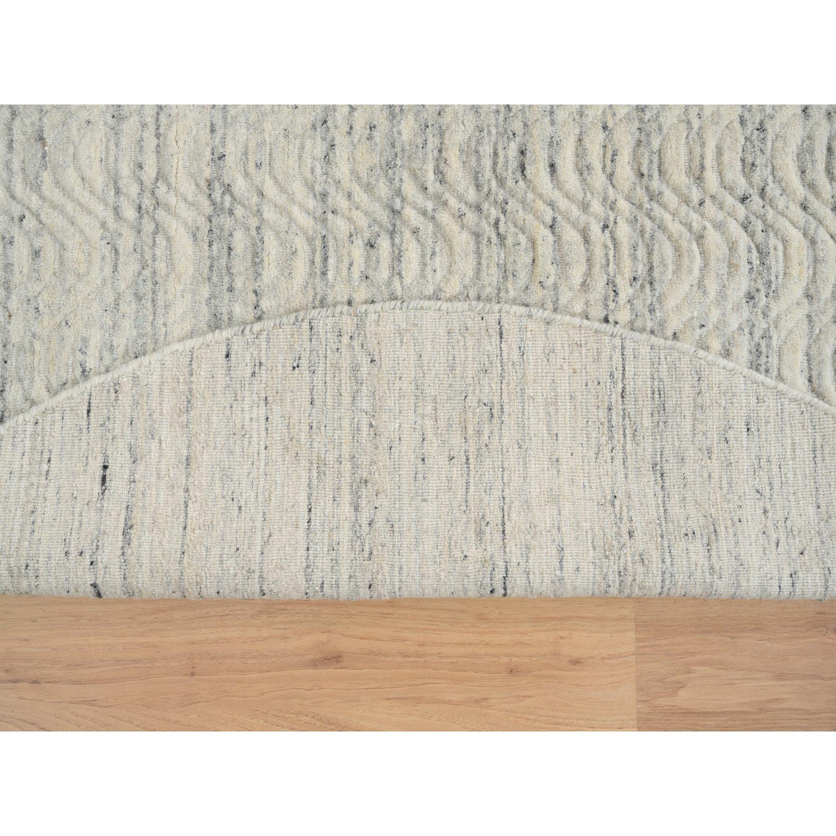 R65024%20003