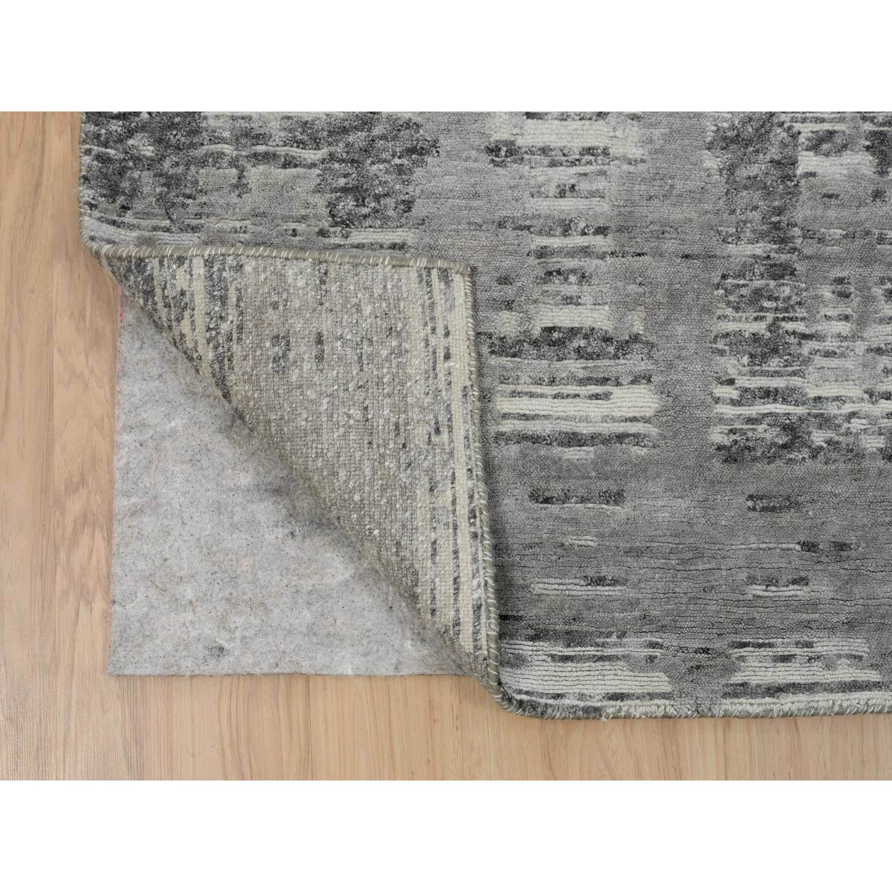 R65157%20003