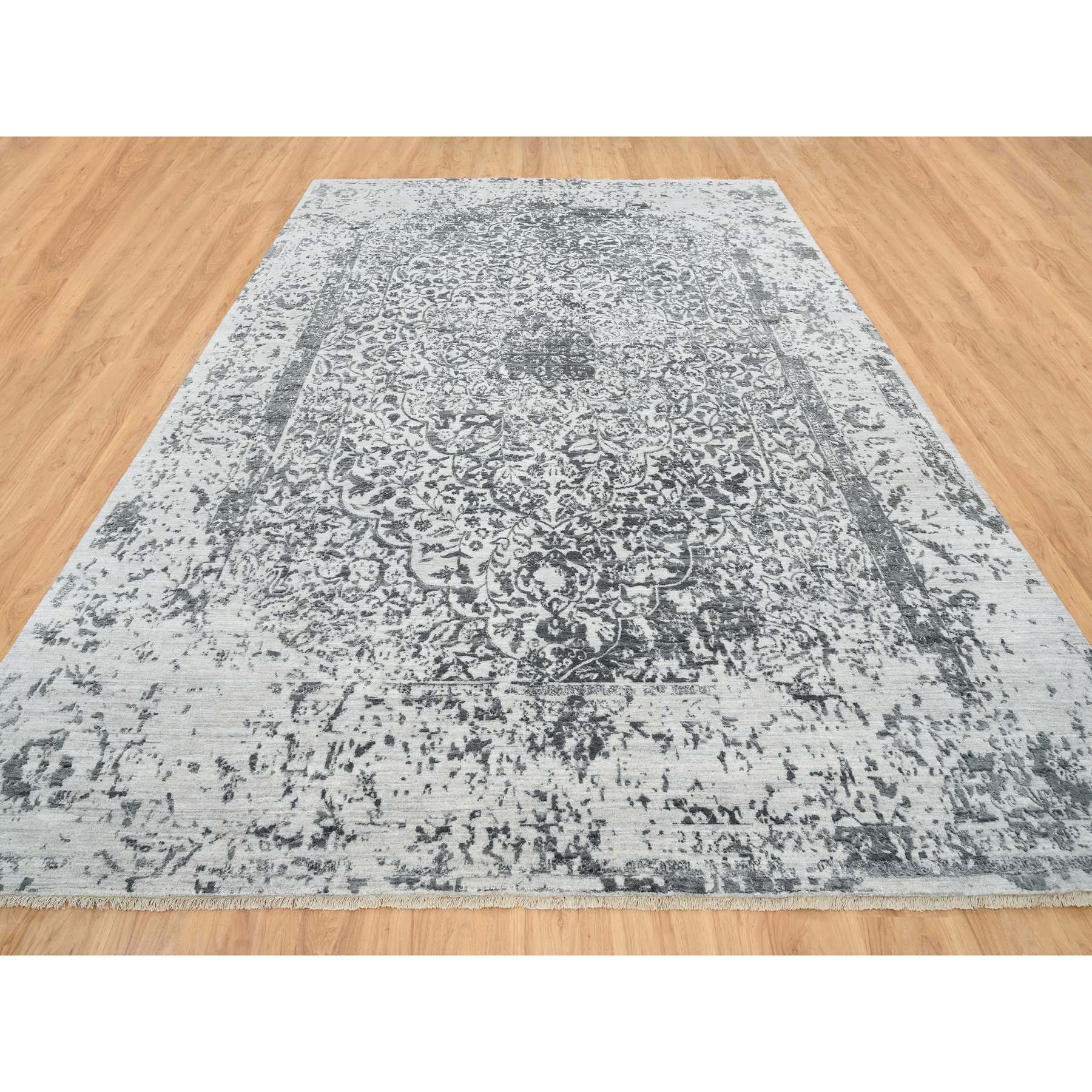 R65206%20003