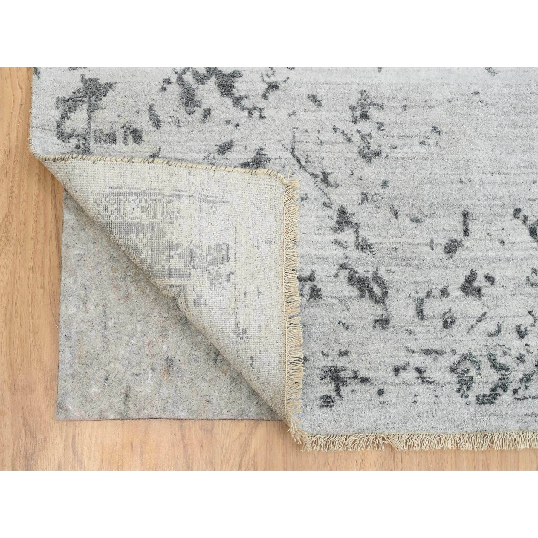 R65206%20005