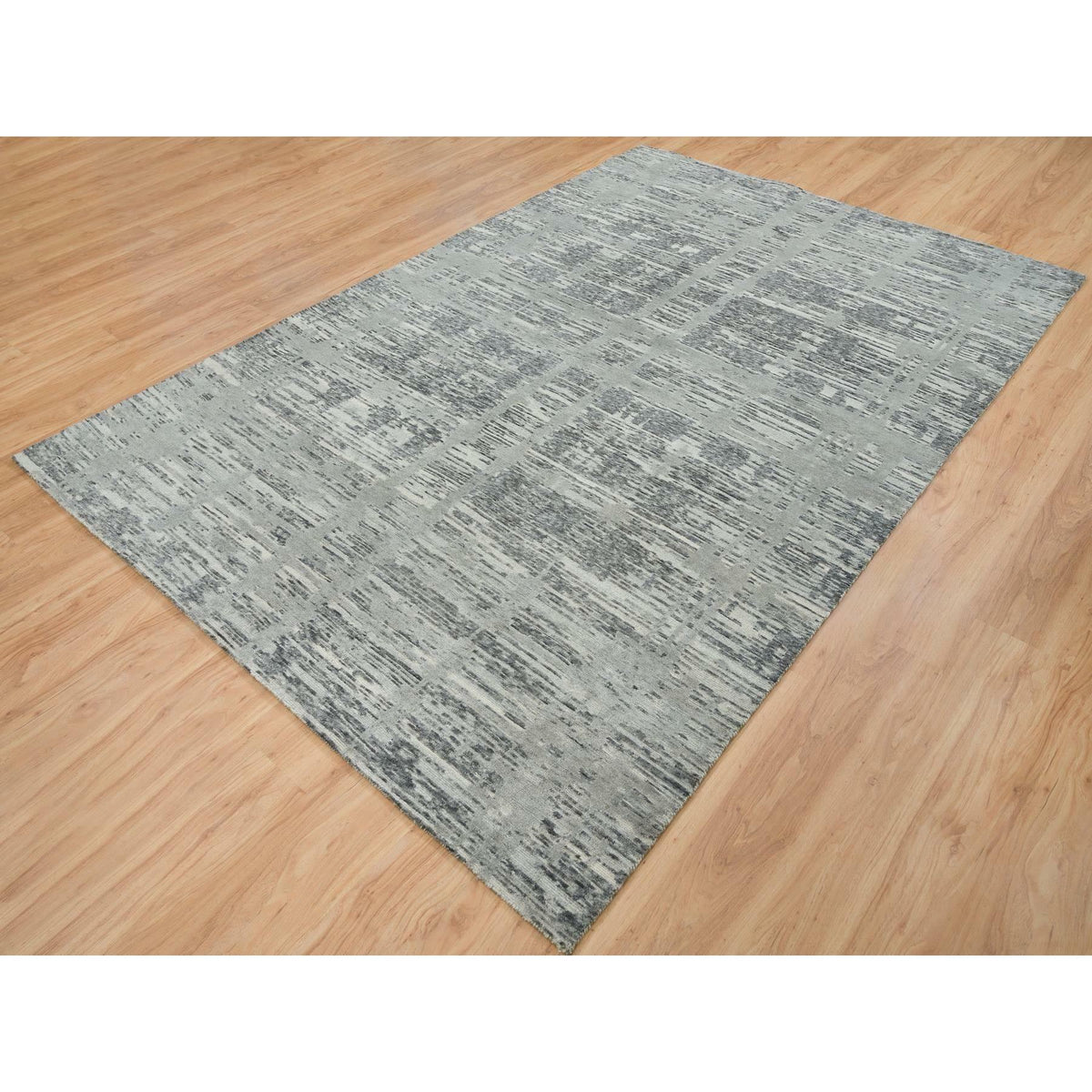 R65643%20004