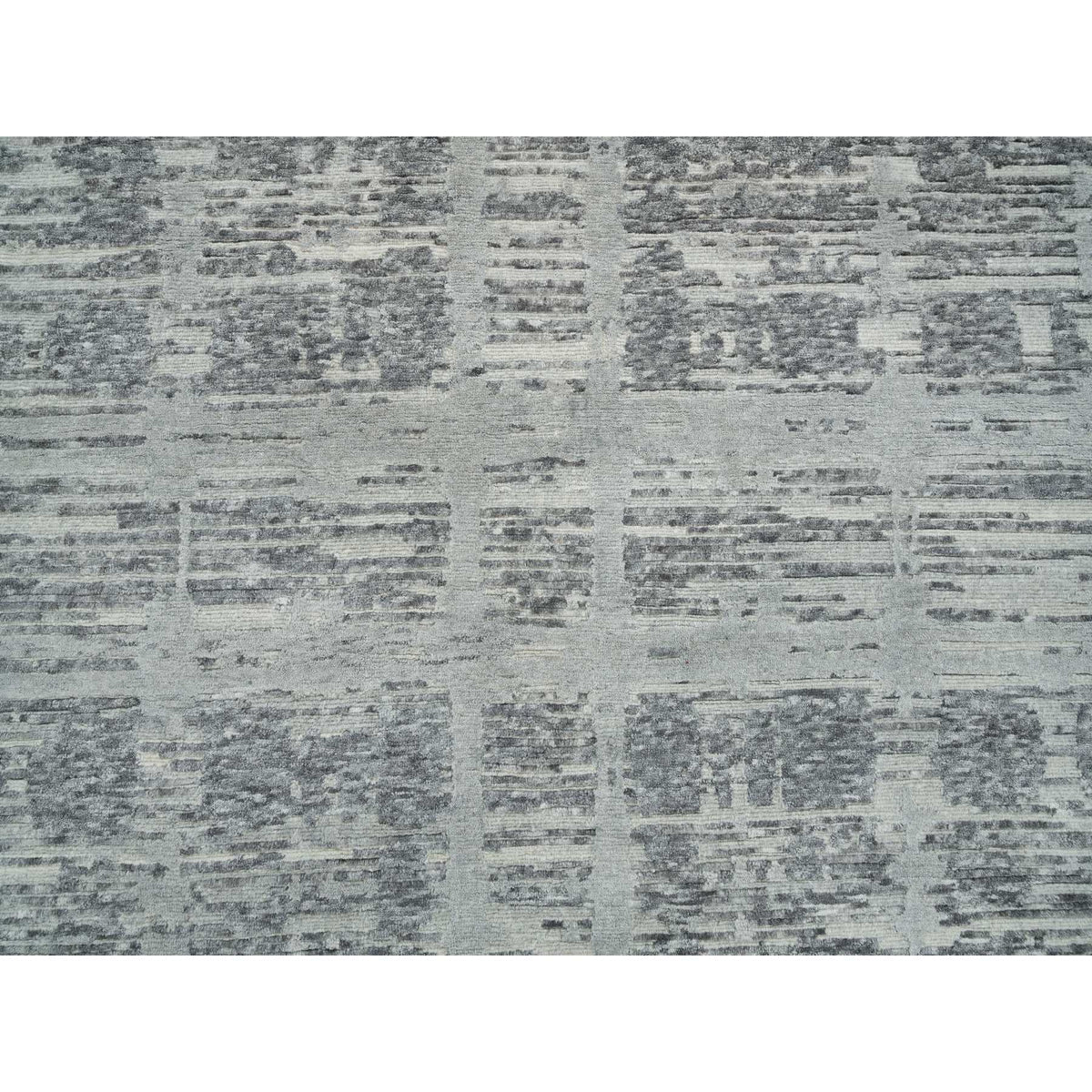 R65643%20009