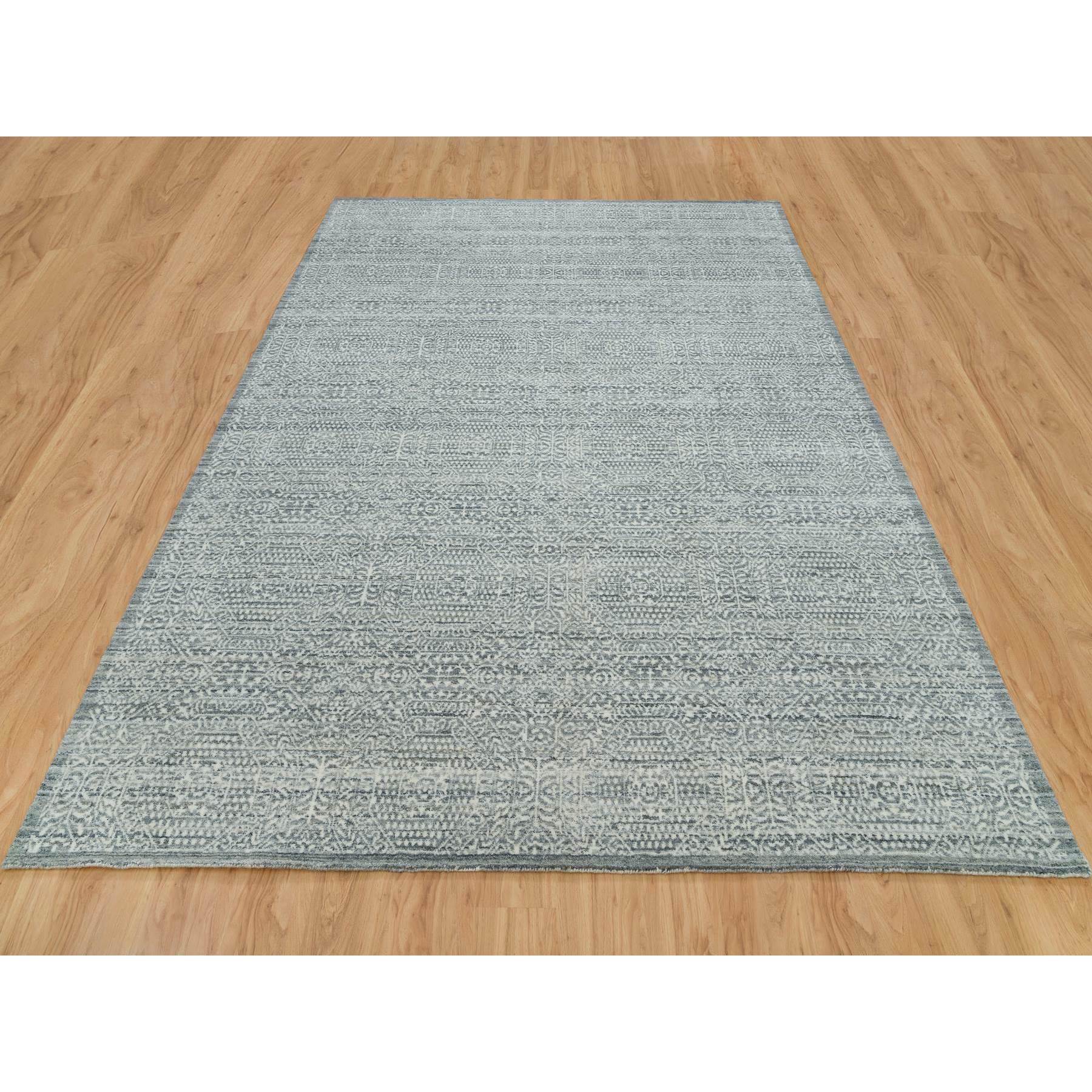 R65835%20003