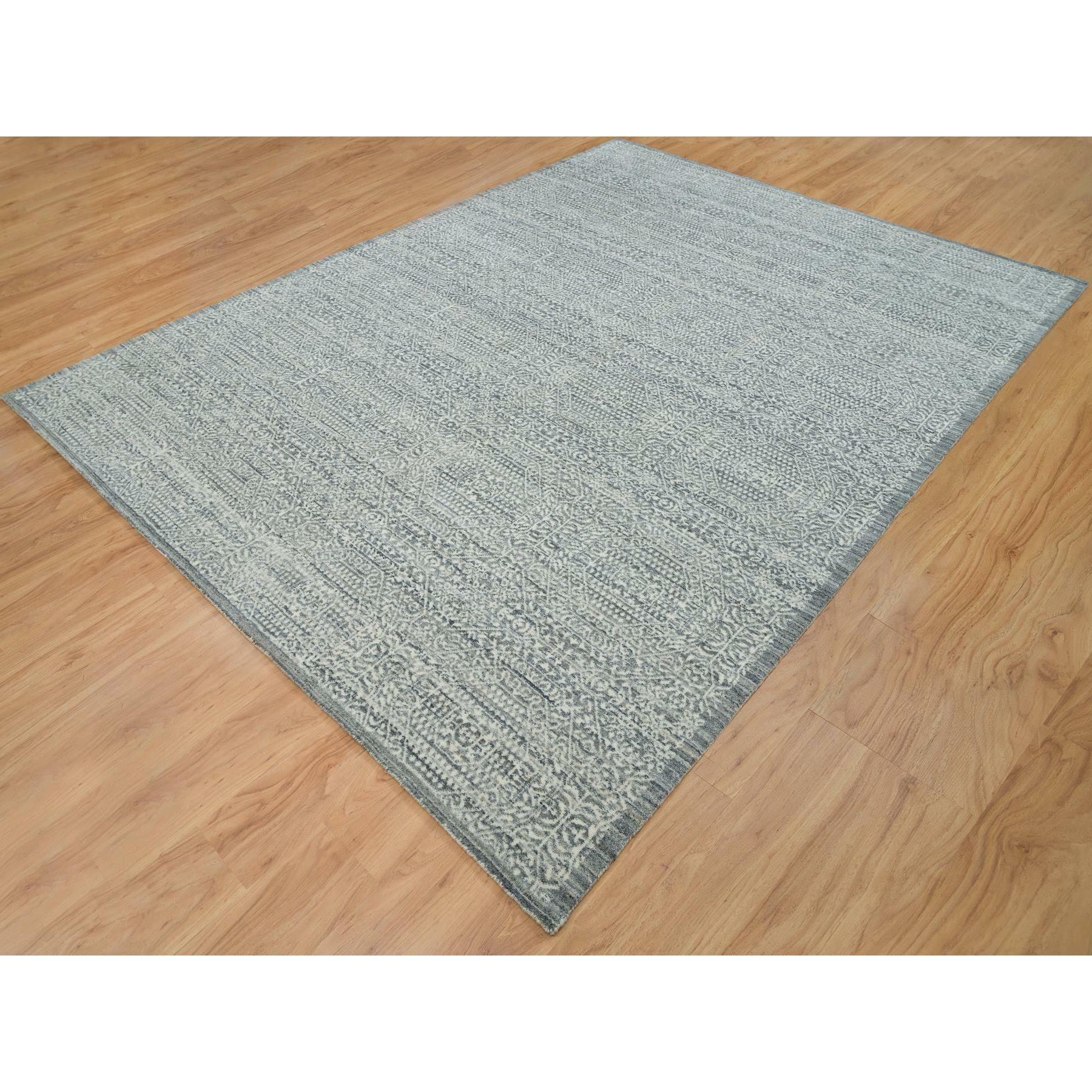 R65835%20004