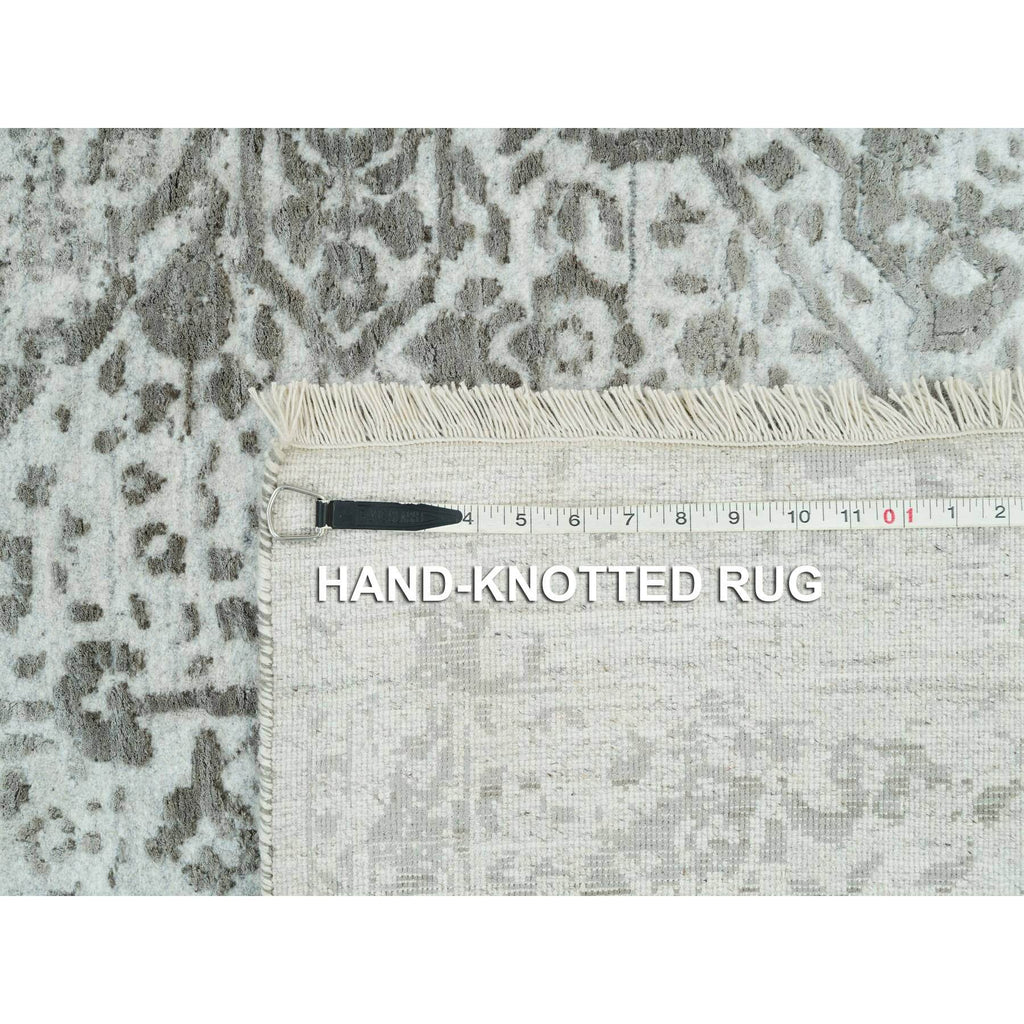 R65872%20012