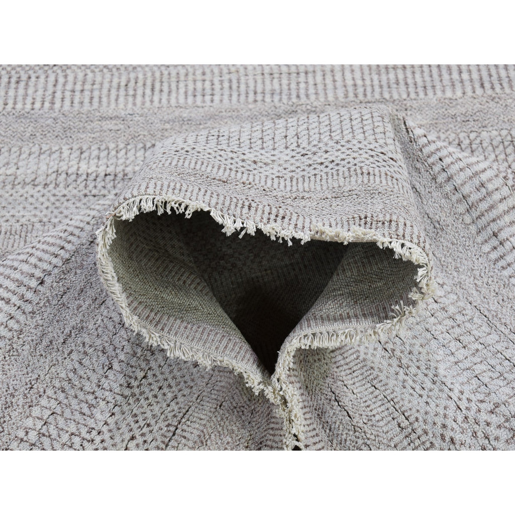 R66057%20006