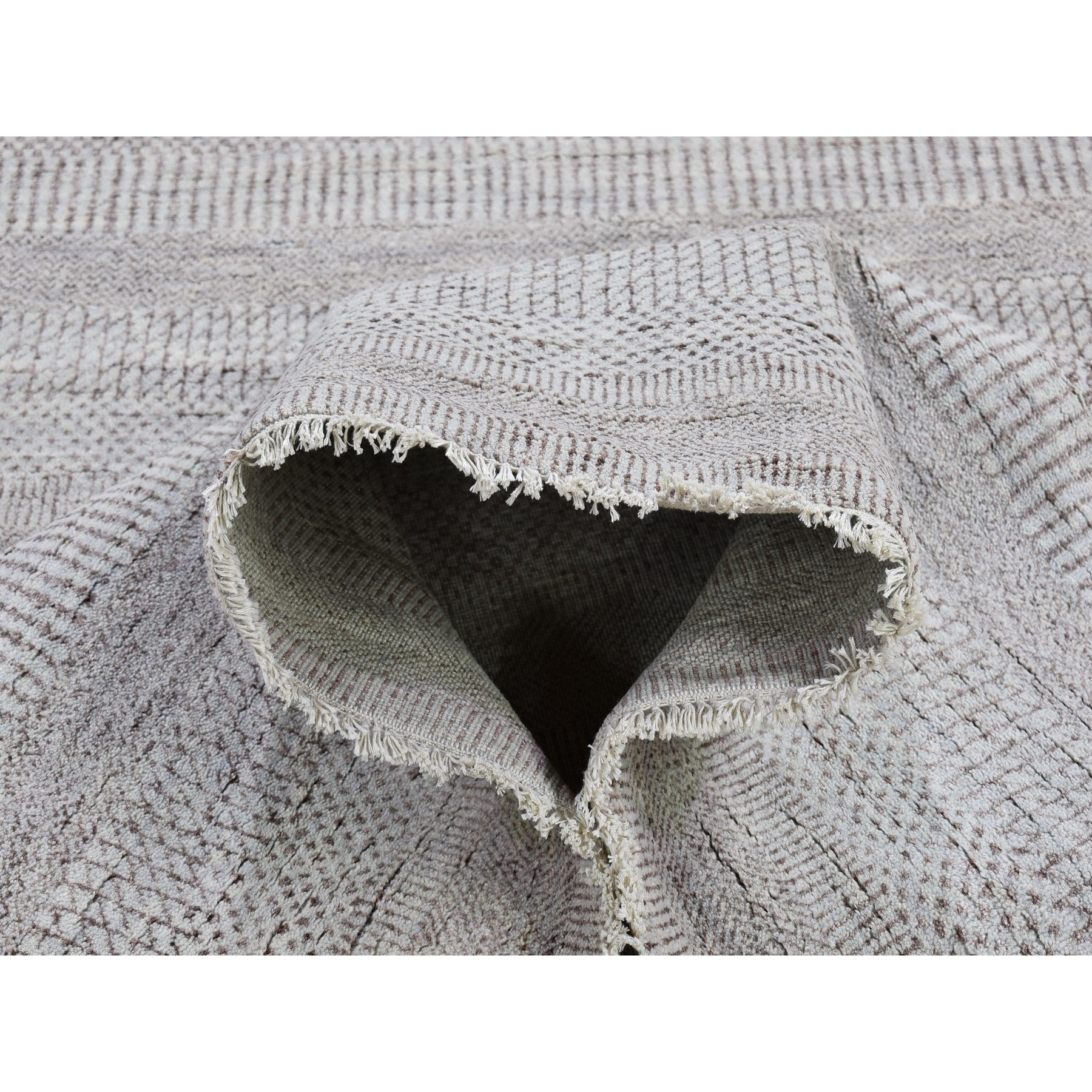 R66057%20006