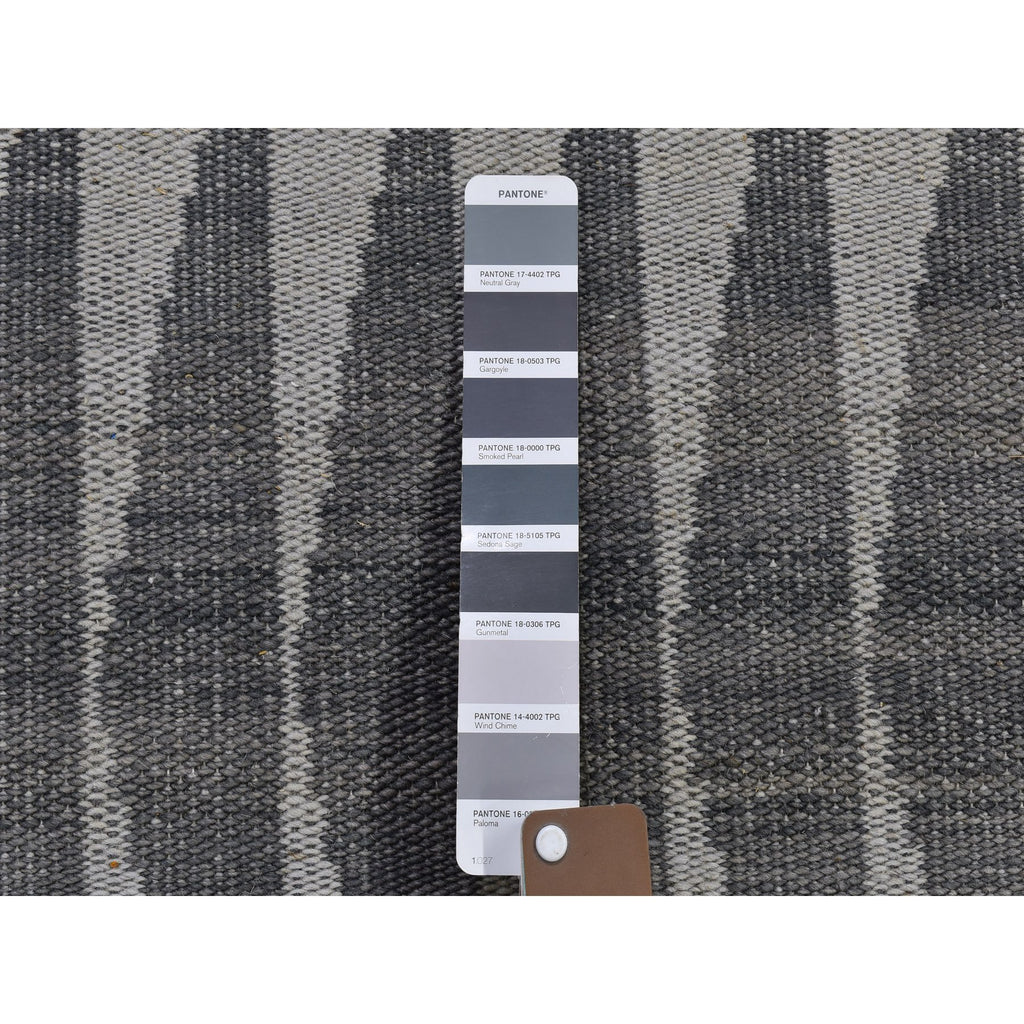 R66079%20004