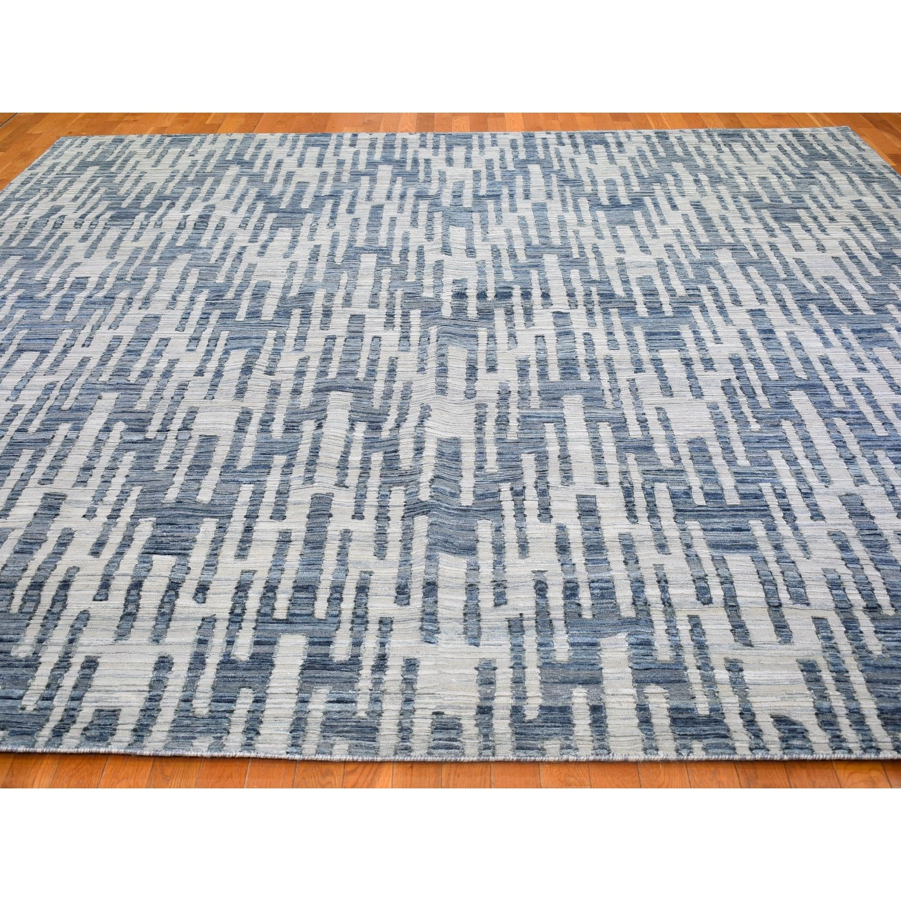 R66386%20003