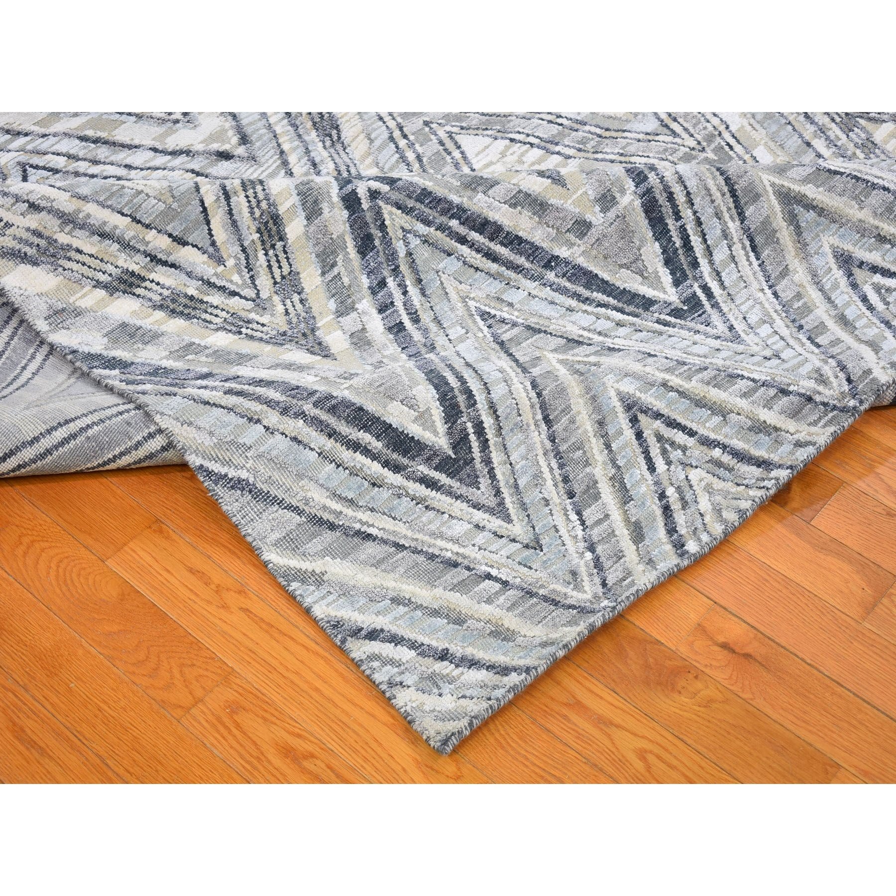 R66387%20007