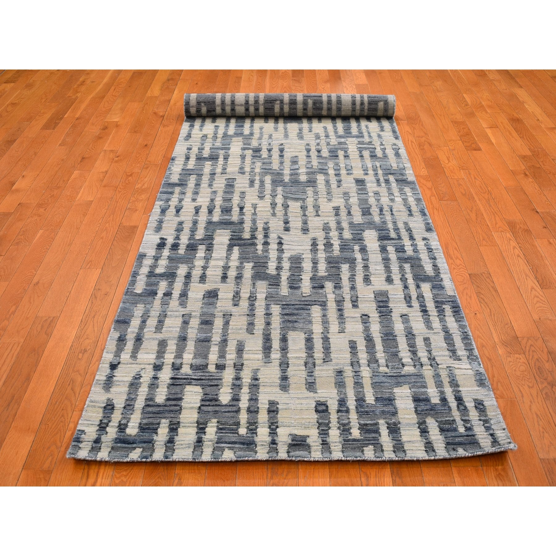 R66518%20003