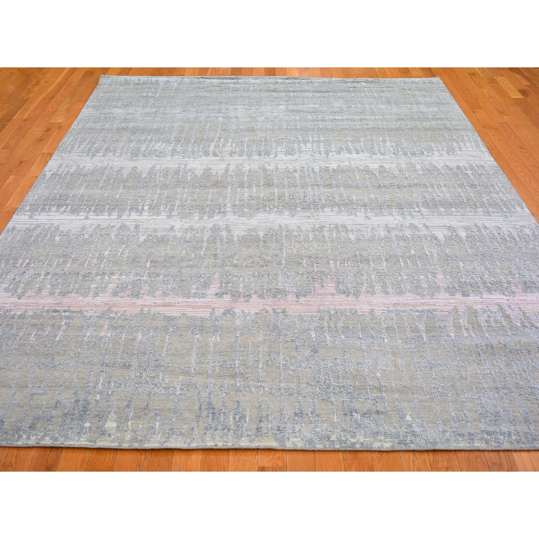 R66543%20003