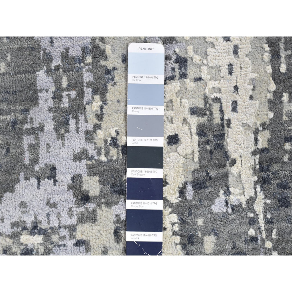 R66733%20008