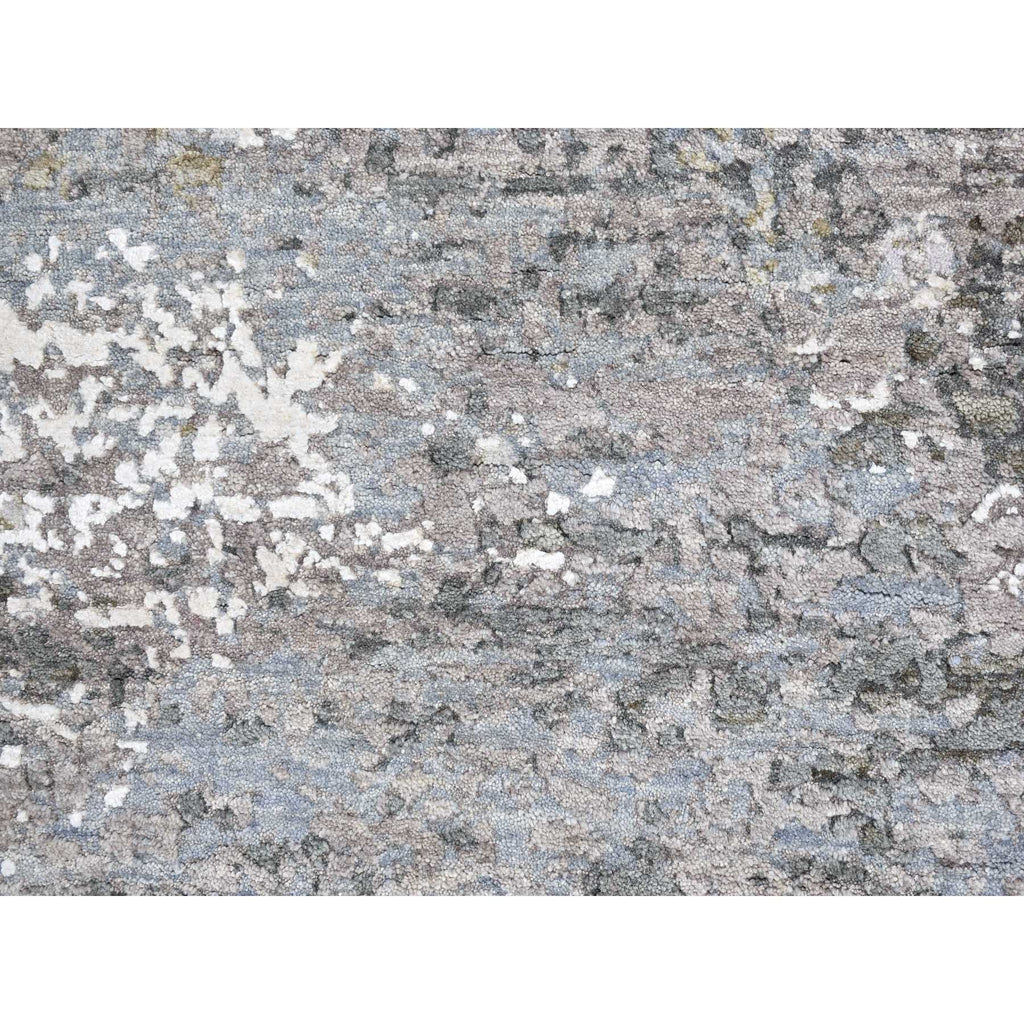 R66819%20003