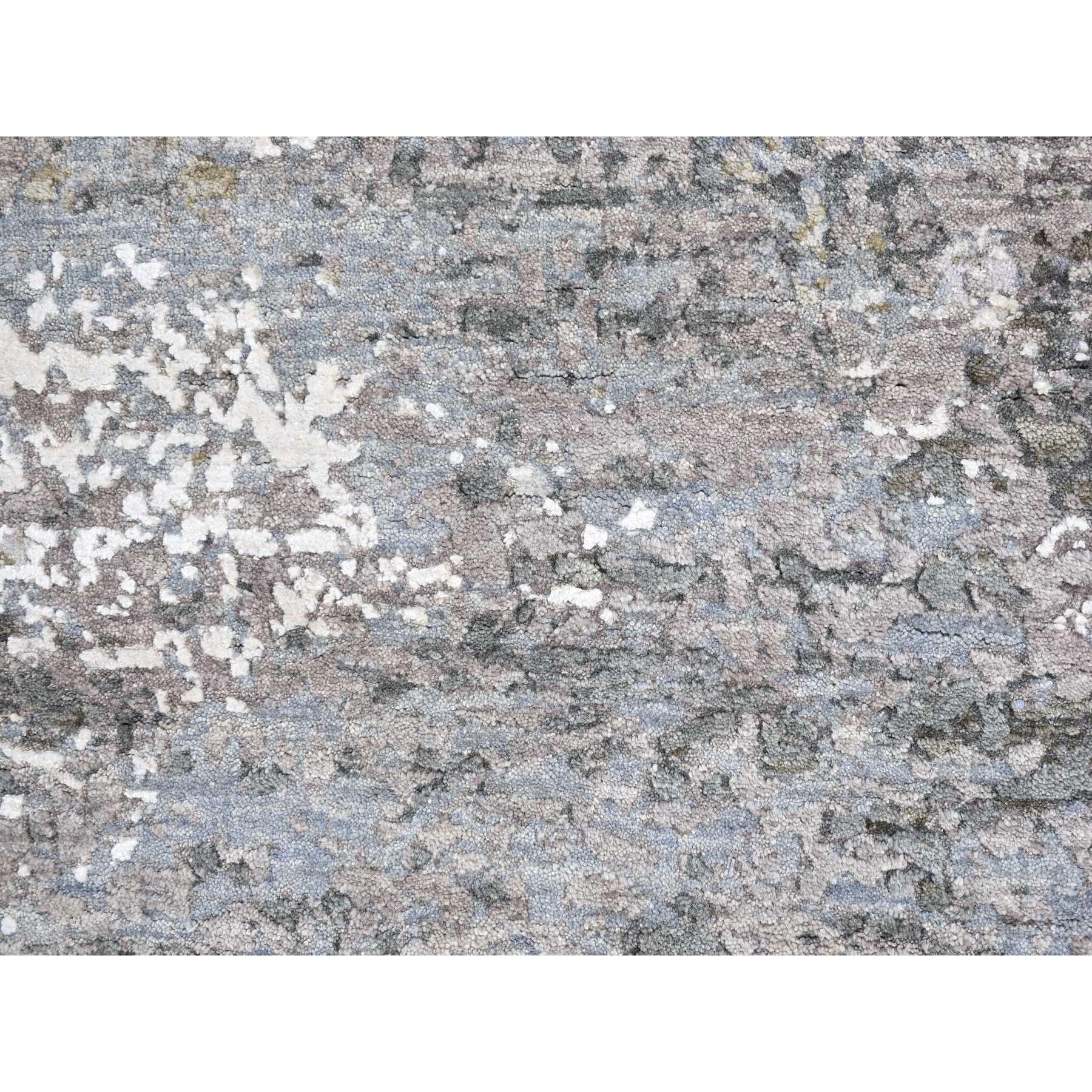 R66819%20003