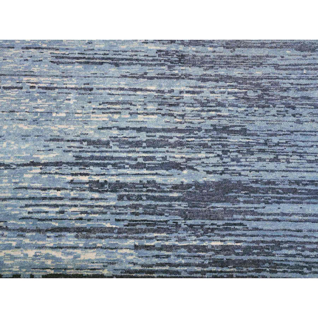 R66851%20009