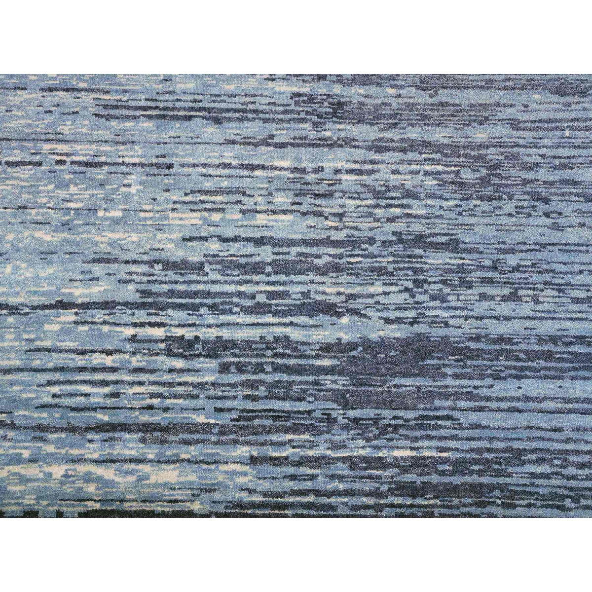 R66851%20009