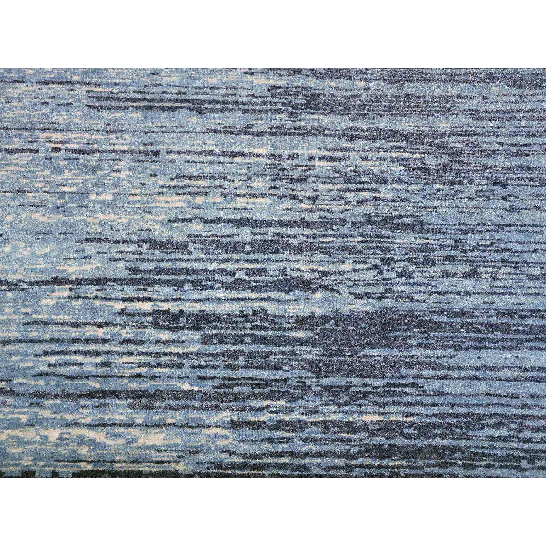 R66851%20009