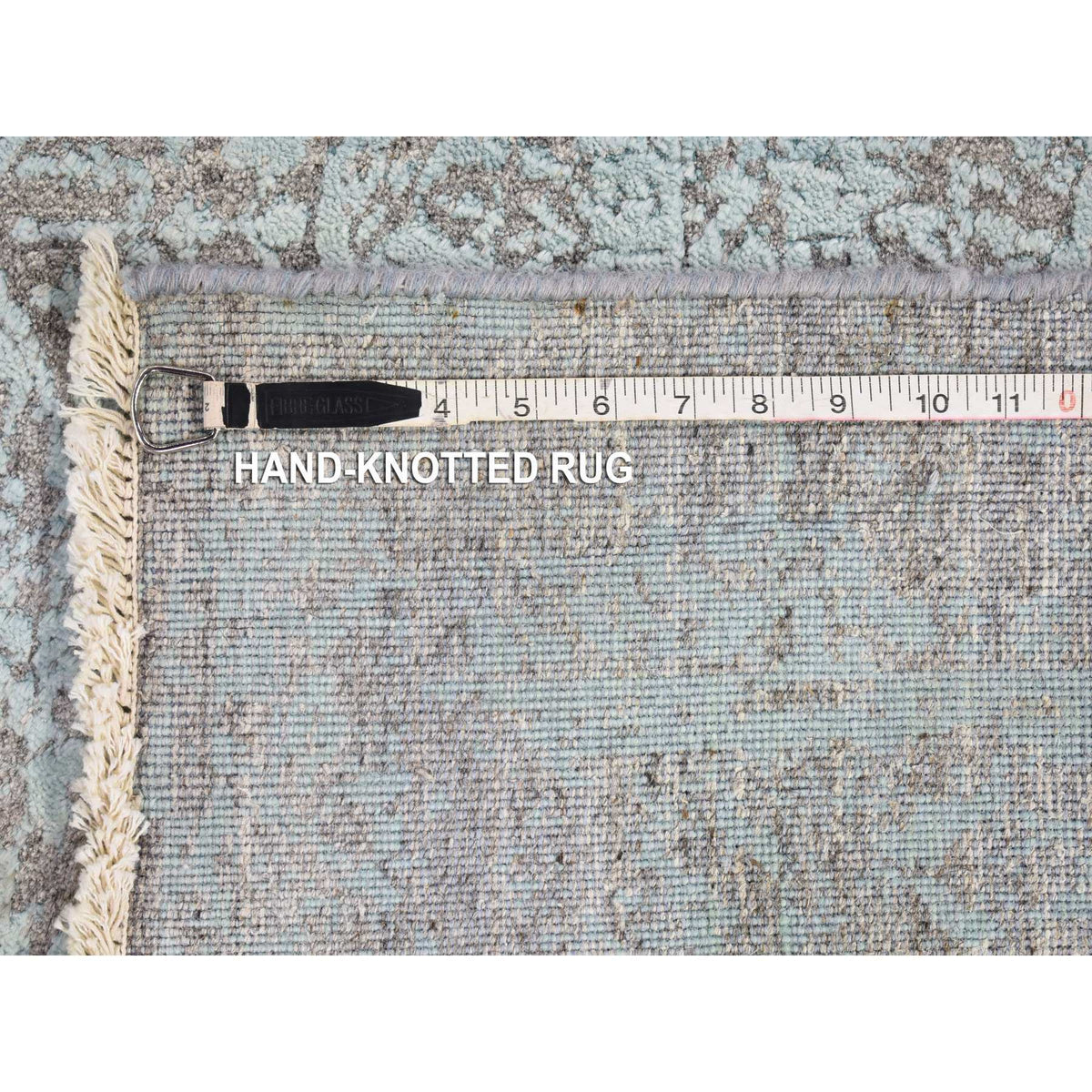 R66988%20007