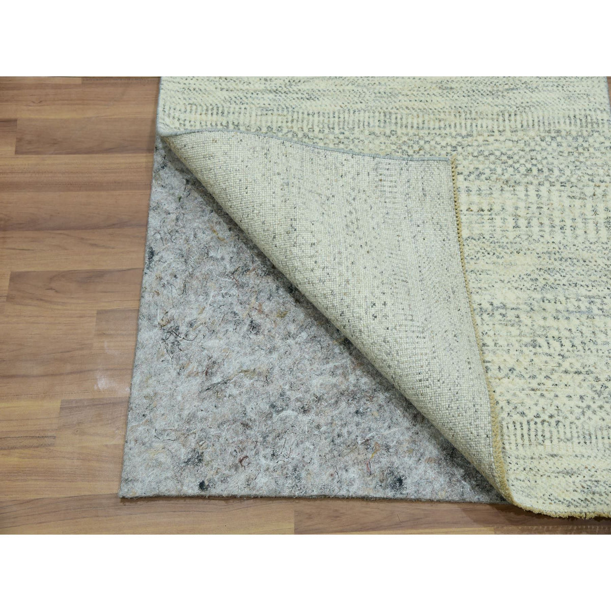 R76027%20004