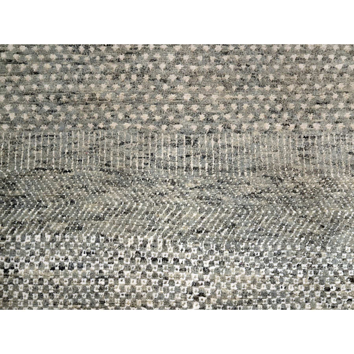 R76083%20009