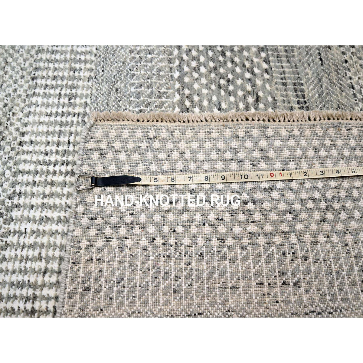 R76083%20012