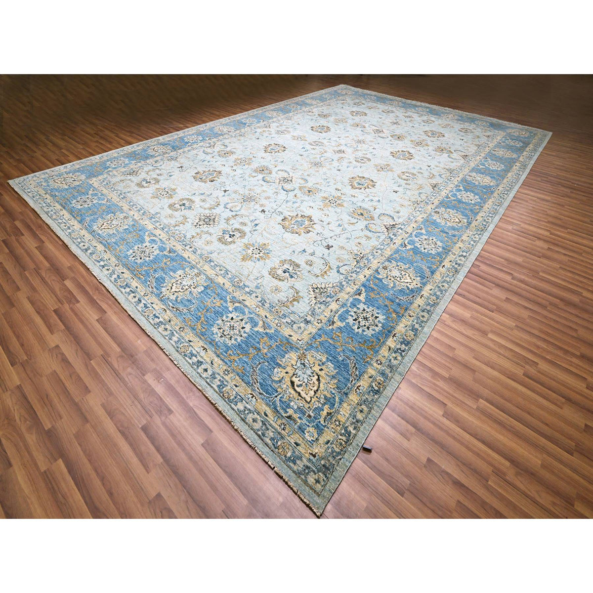 R76121%20004