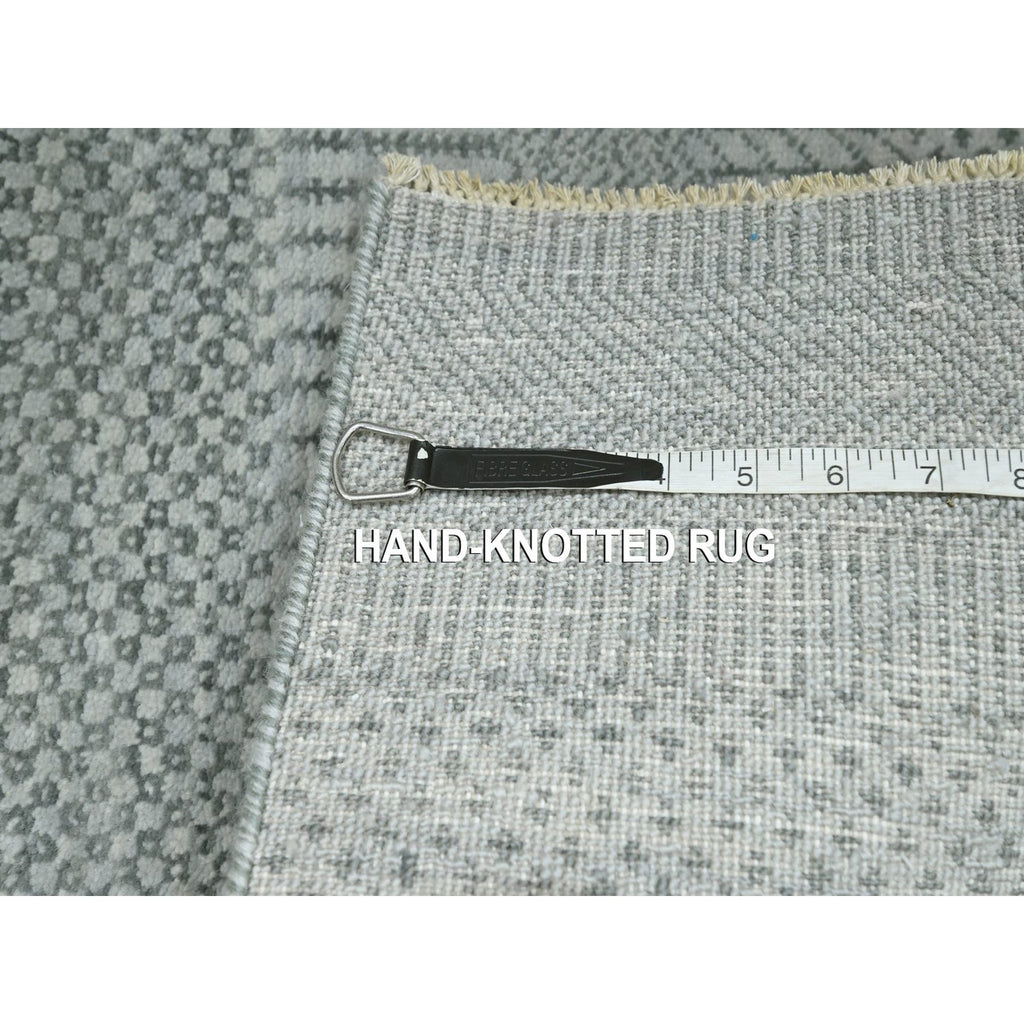 R76492%20005