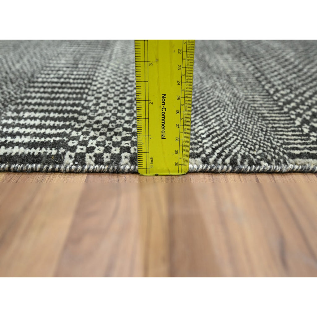 R76503%20004