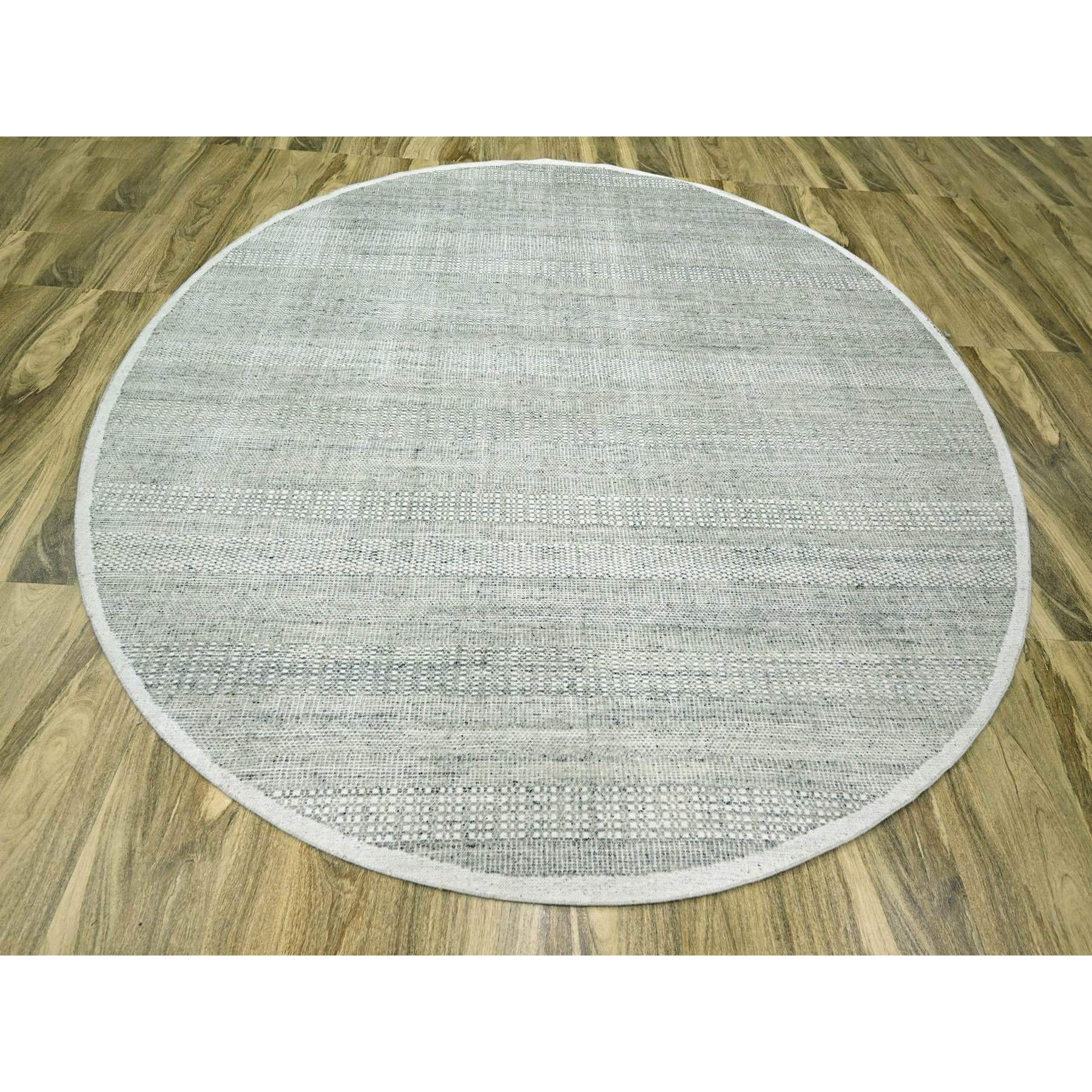 R76723%20003
