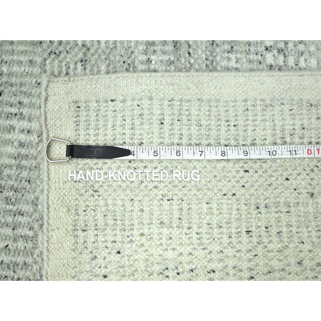R76758%20007