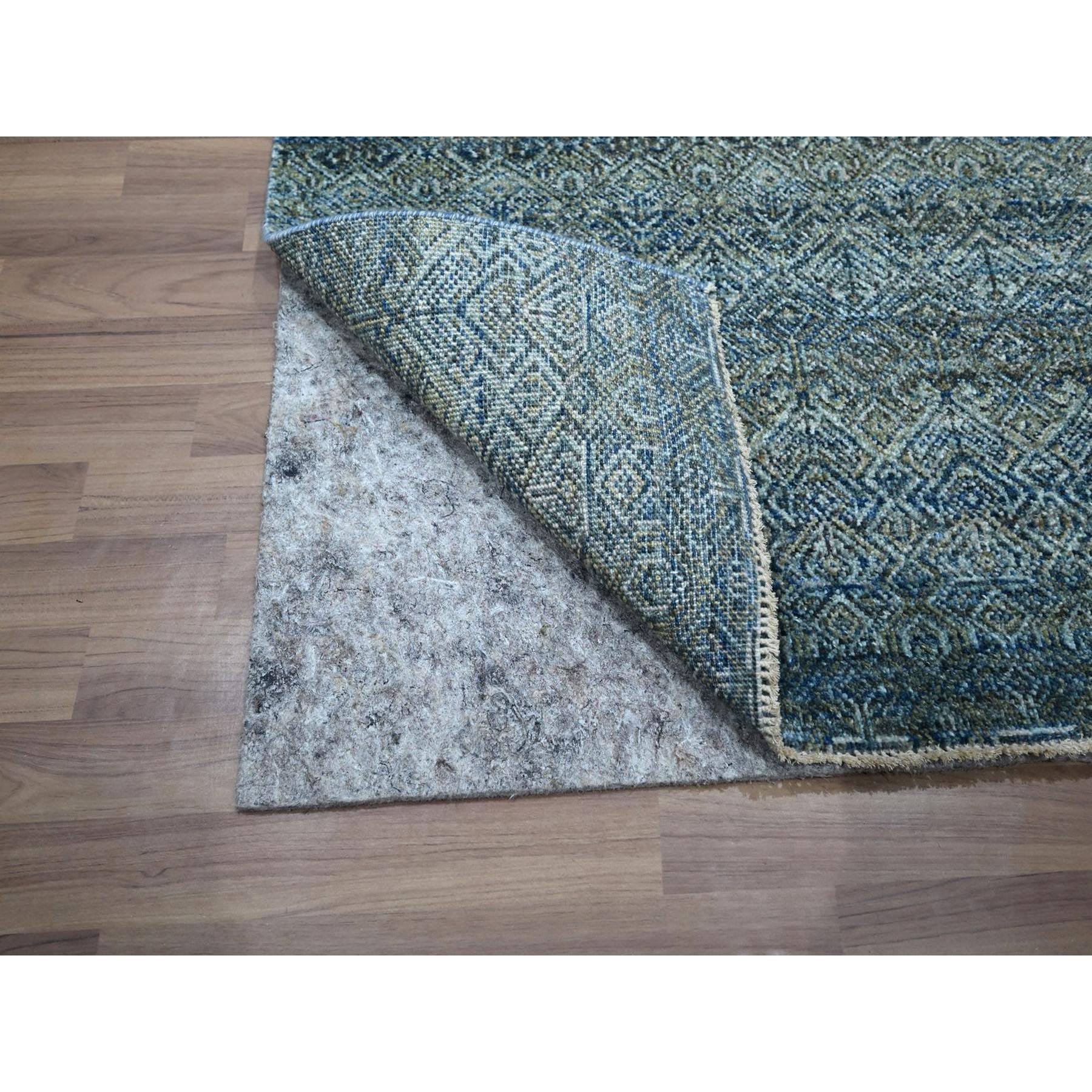 R76881%20004