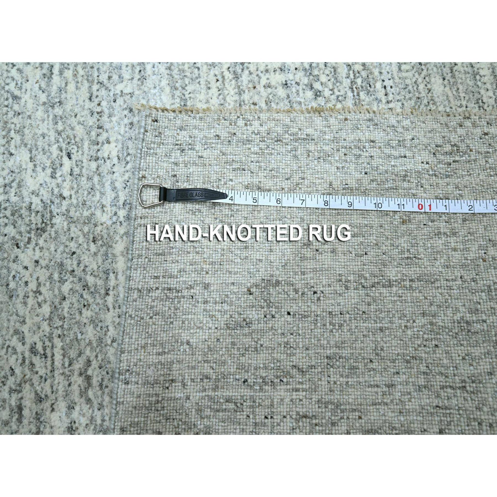 R76915%20012