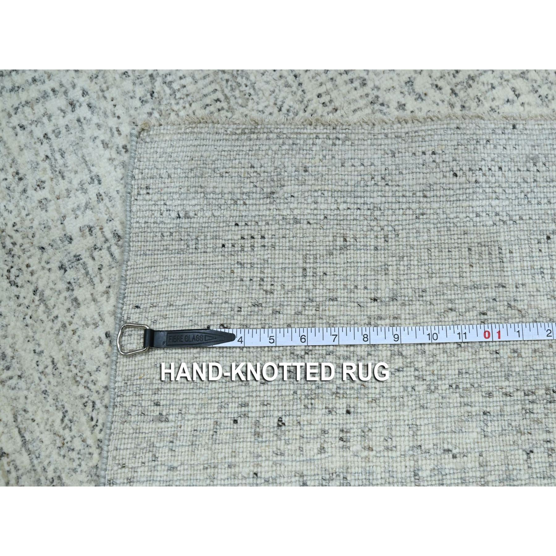 R76916%20012