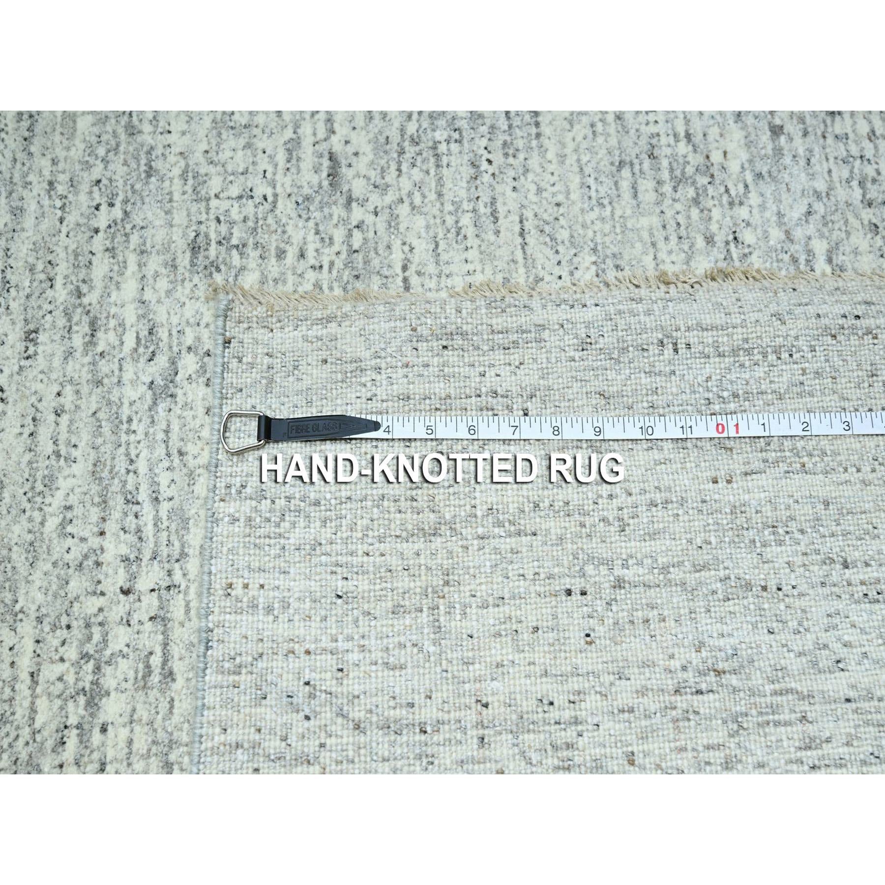 R76920%20012