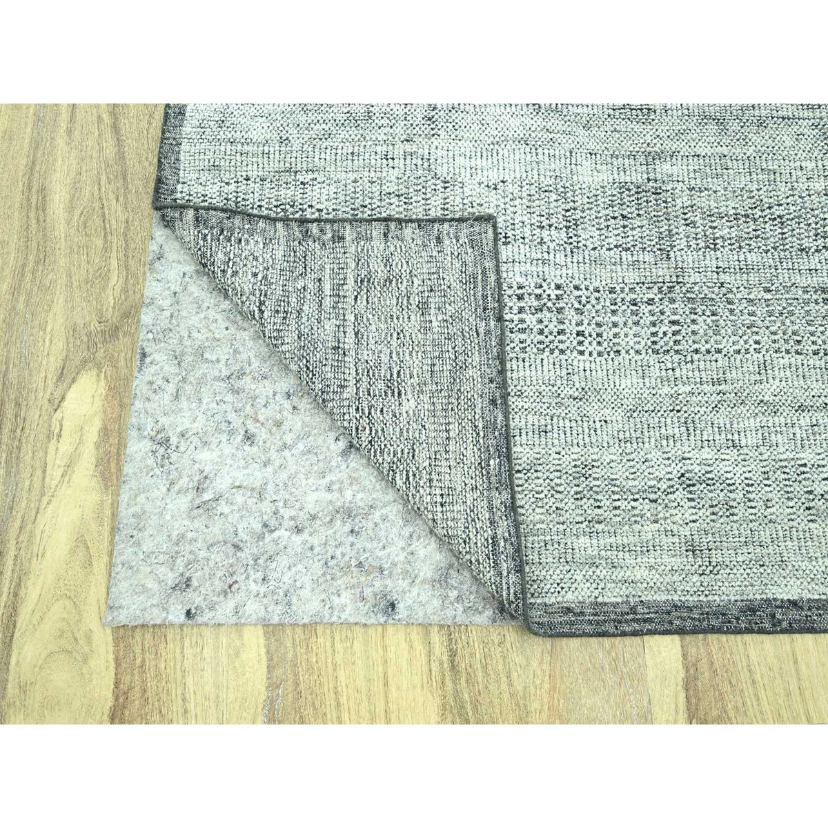R76949%20005