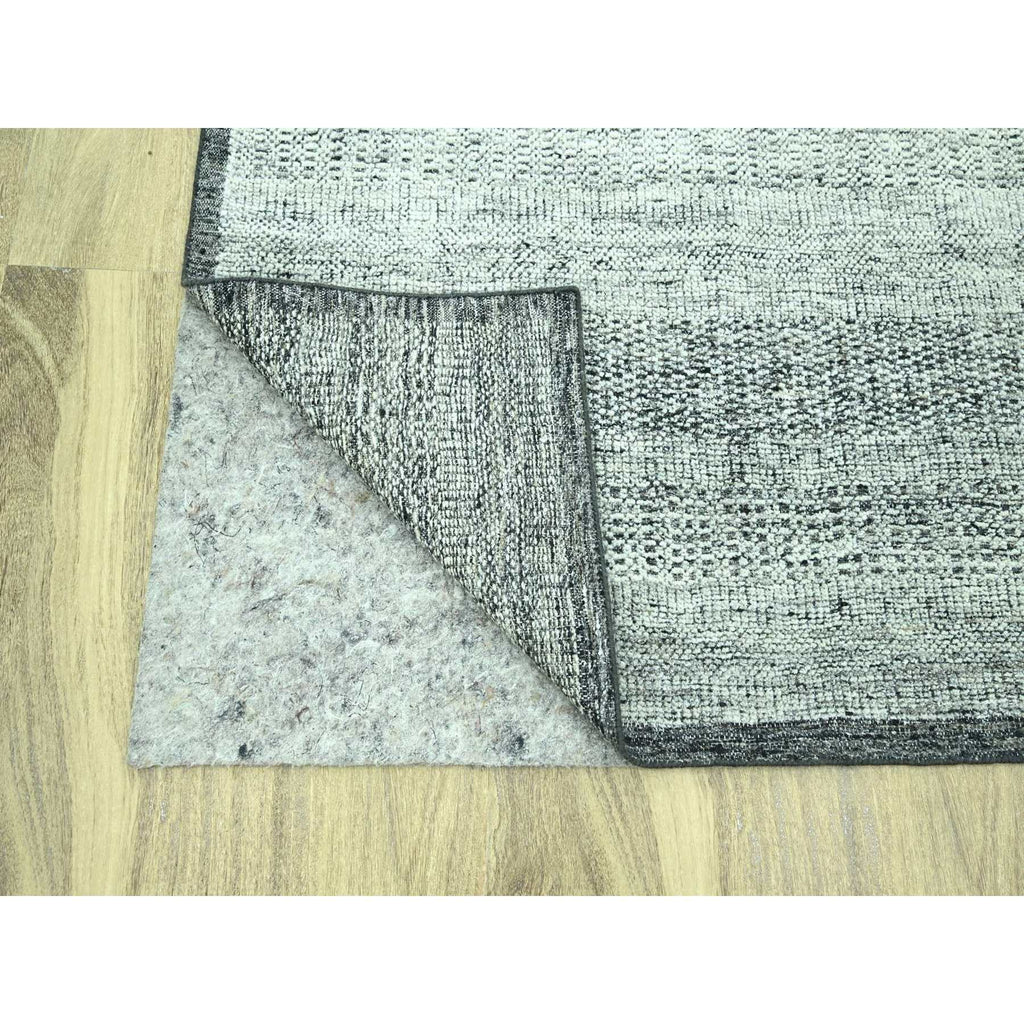 R76950%20005