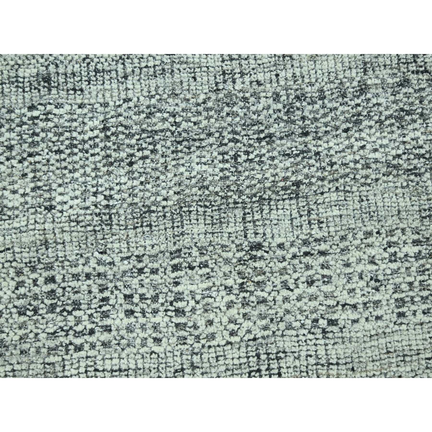 R76951%20009