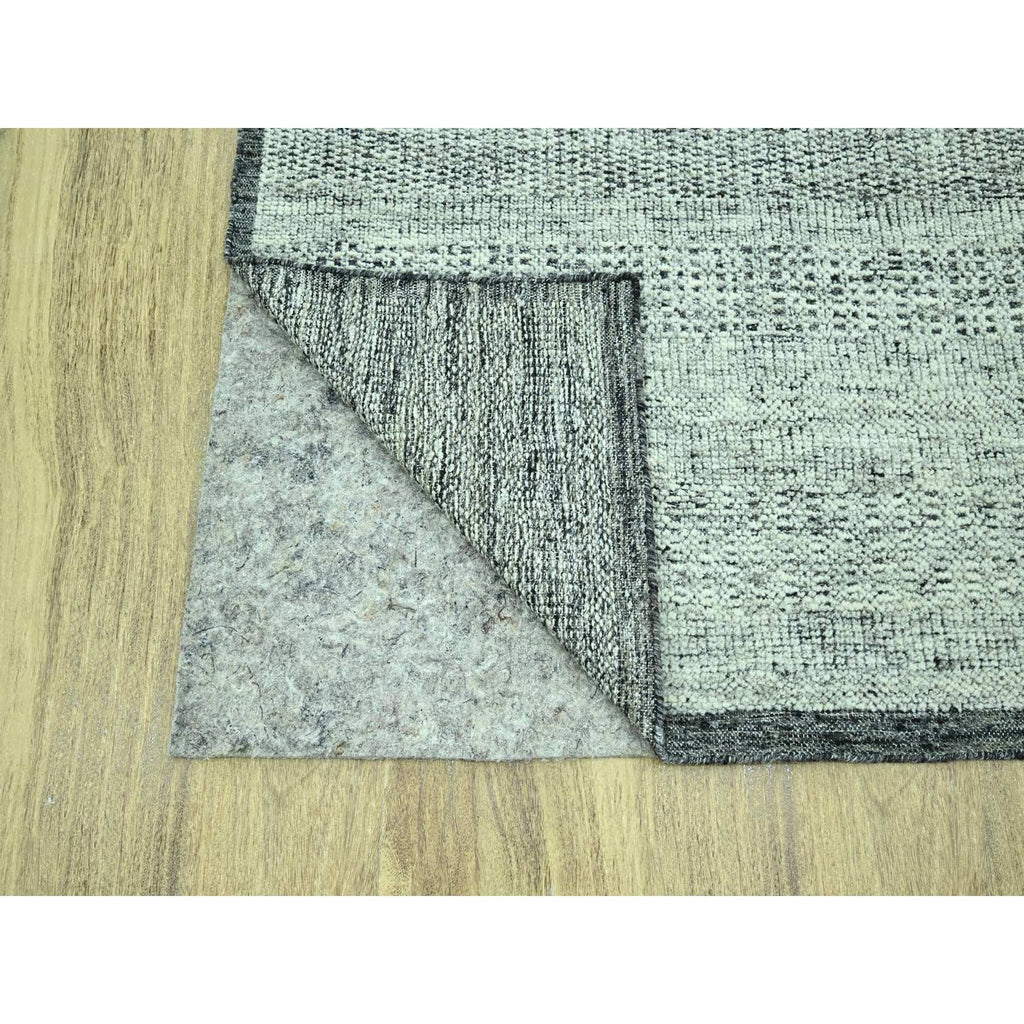 R76952%20005