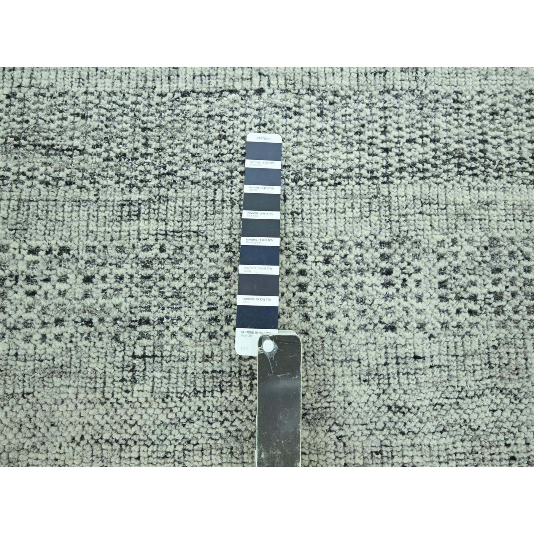 R76952%20008