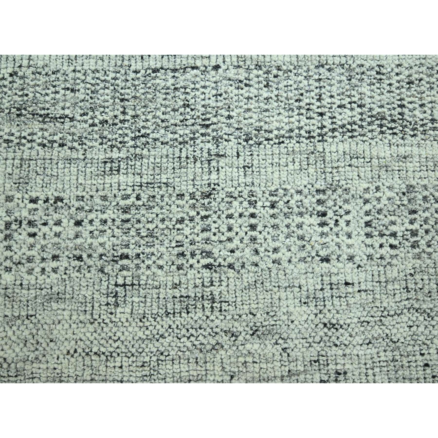 R76952%20009