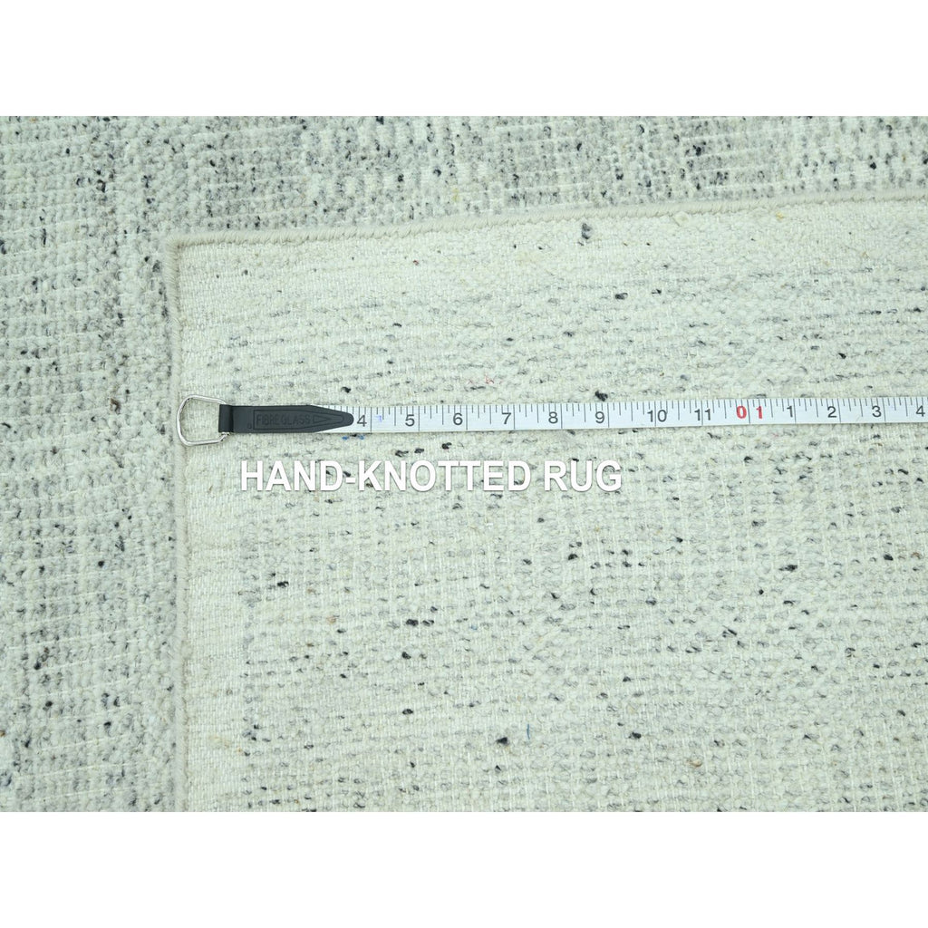 R76976%20012