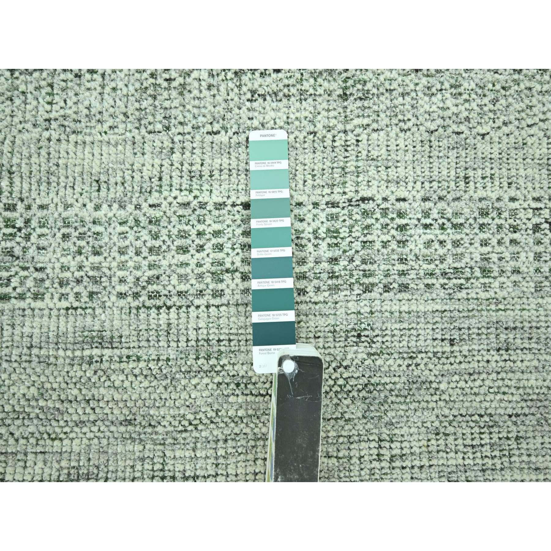 R76987%20008