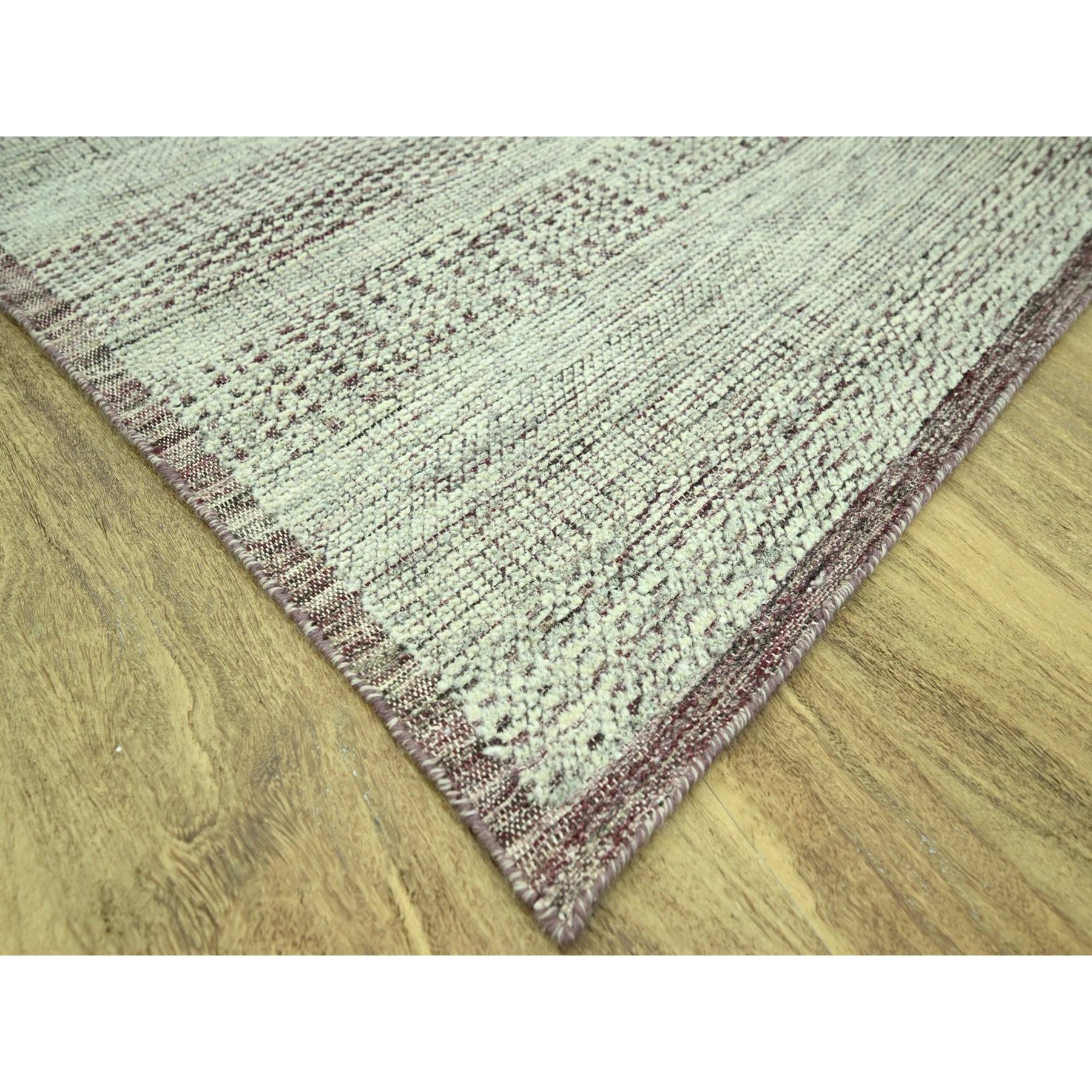 R77048%20007