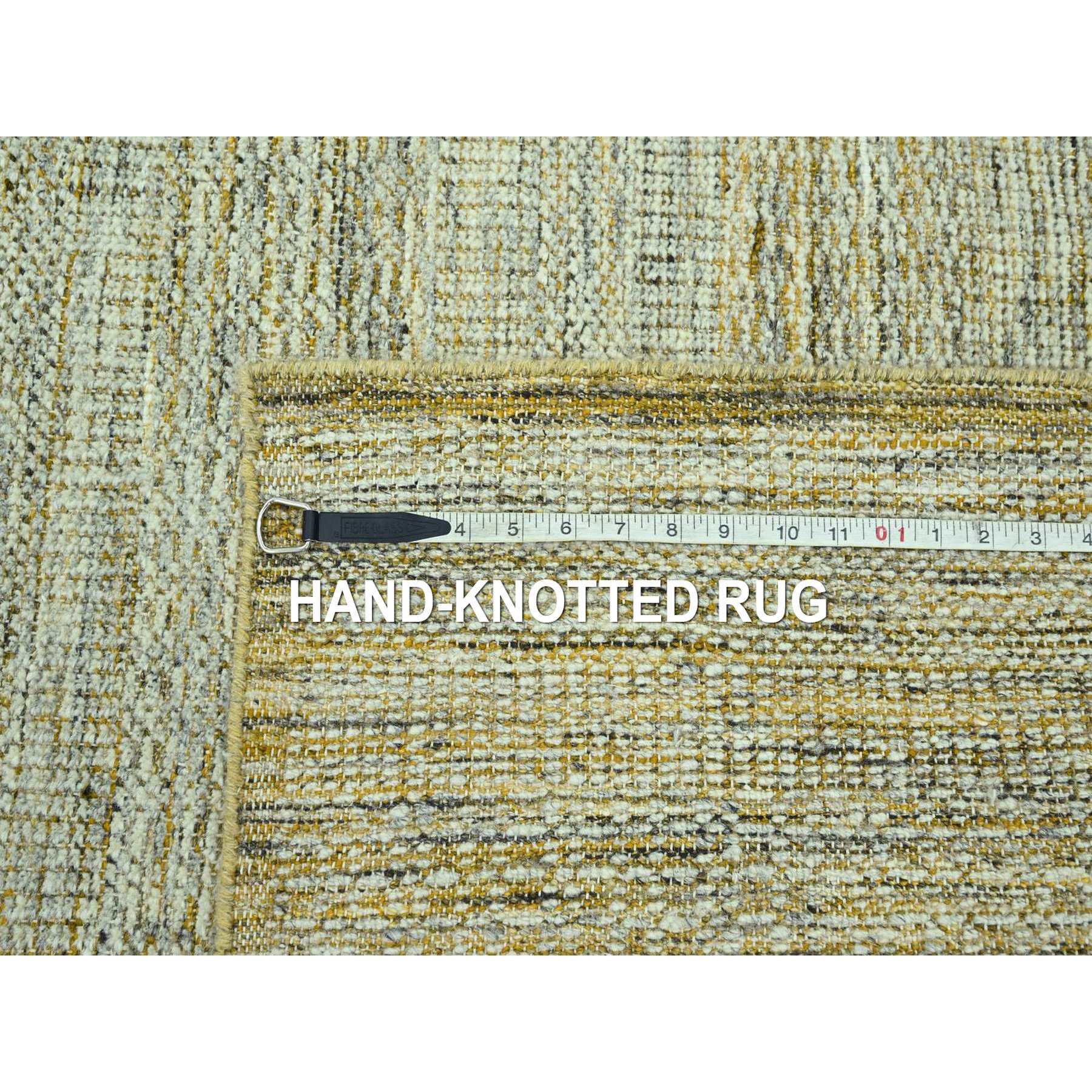 R77067%20012