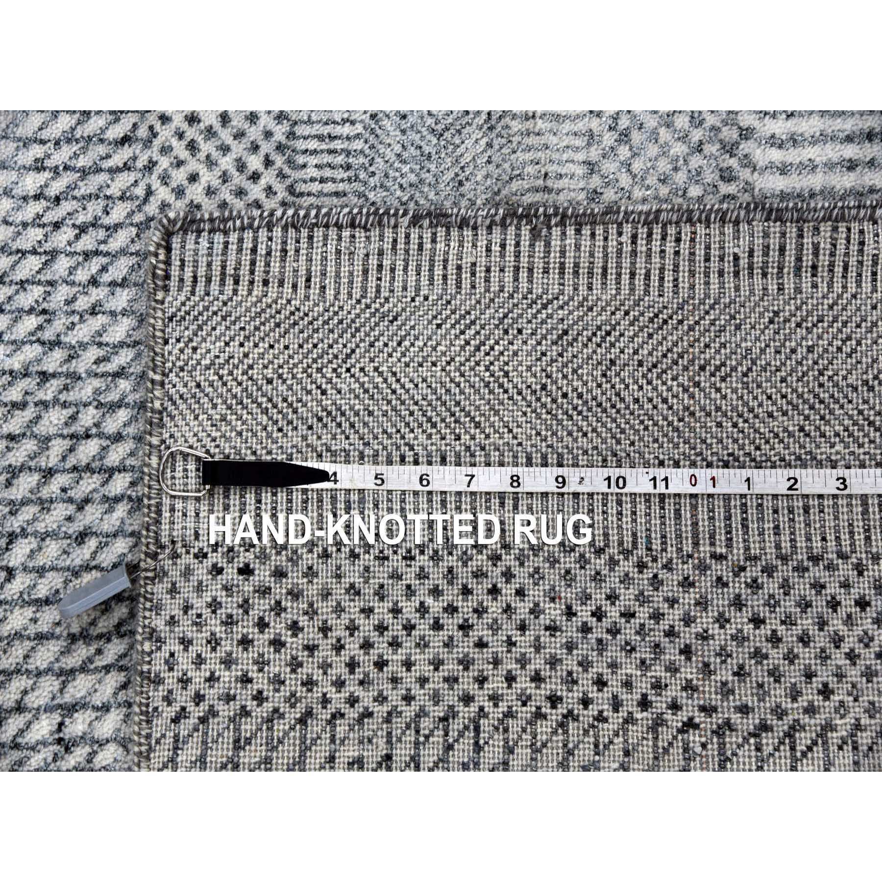 R79321%20012