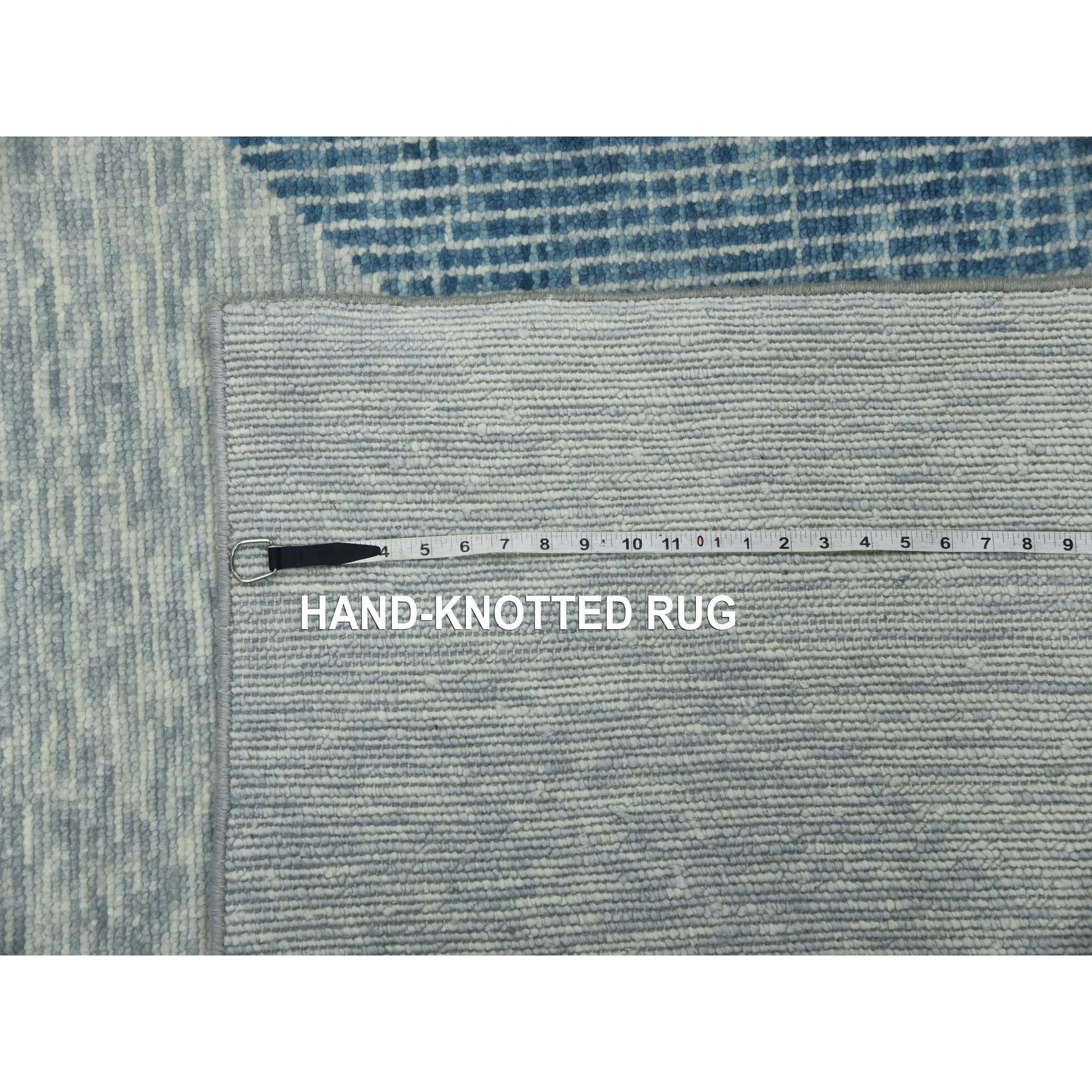 R79422%20012