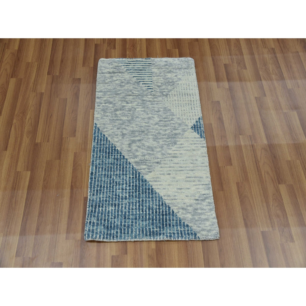 R79425%20003