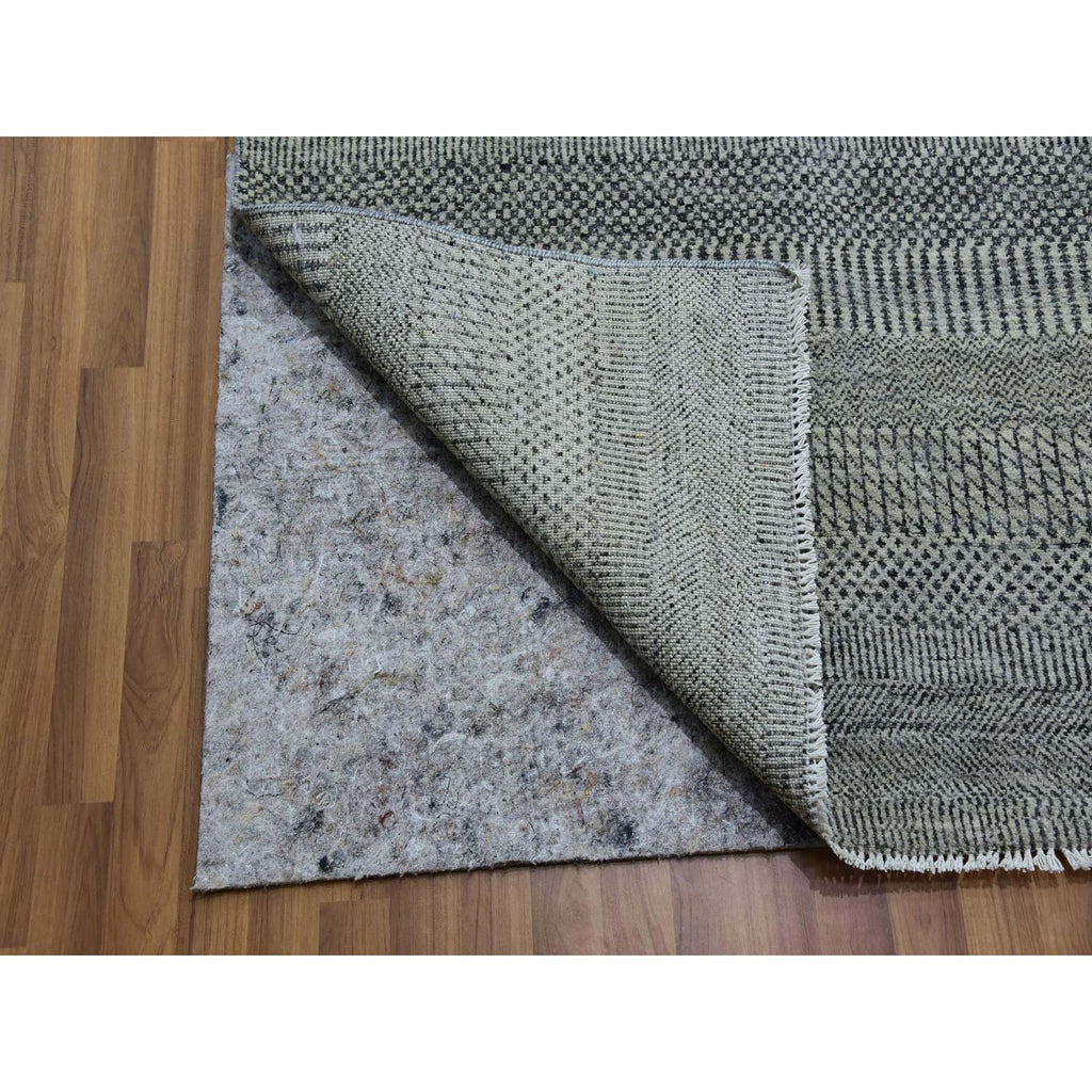 R79692%20005